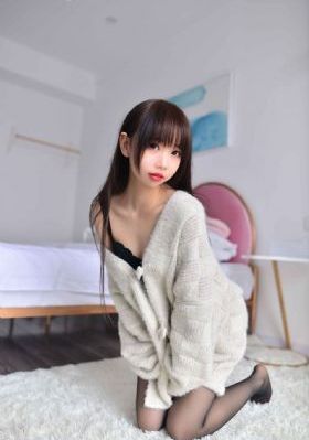 女大学生的沙龙室1